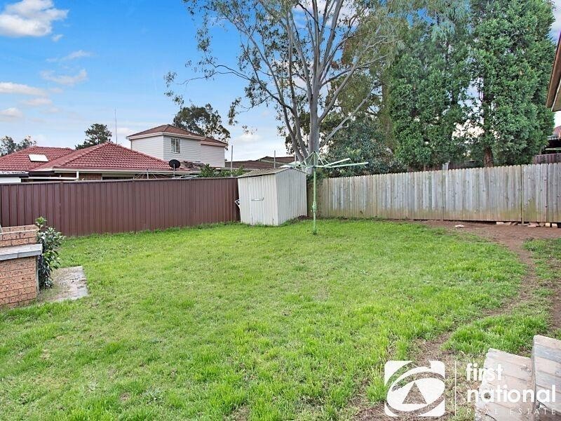 8 Ontario Avenue, St Clair NSW 2759