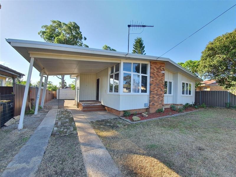 26 Riddell Crescent, Blackett NSW 2770