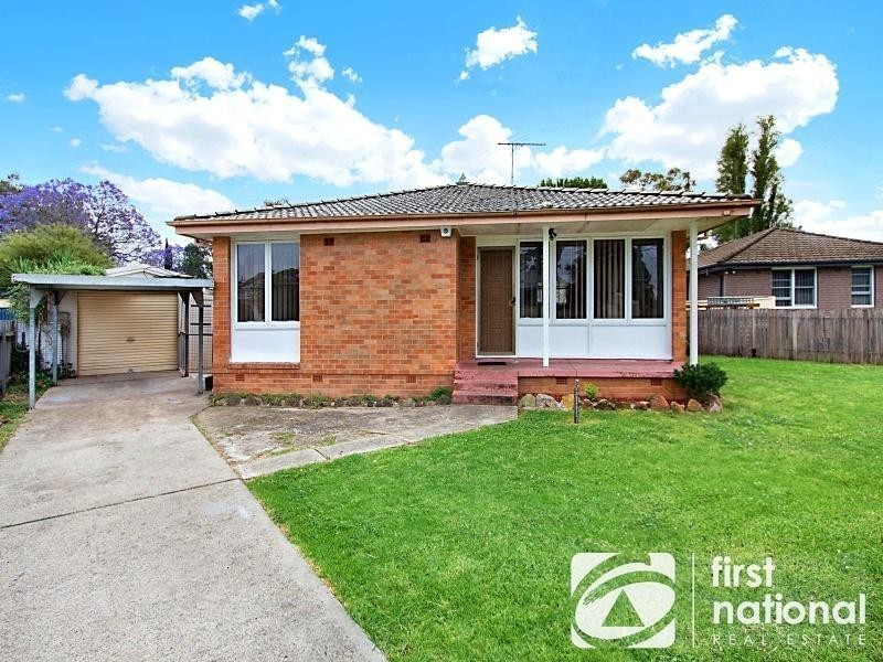 22 Lang Crescent, Blackett NSW 2770