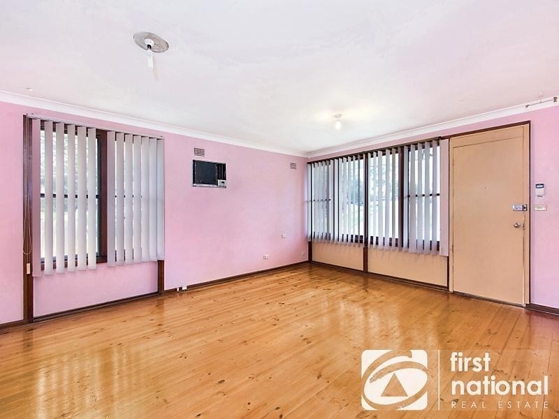 22 Lang Crescent, Blackett NSW 2770