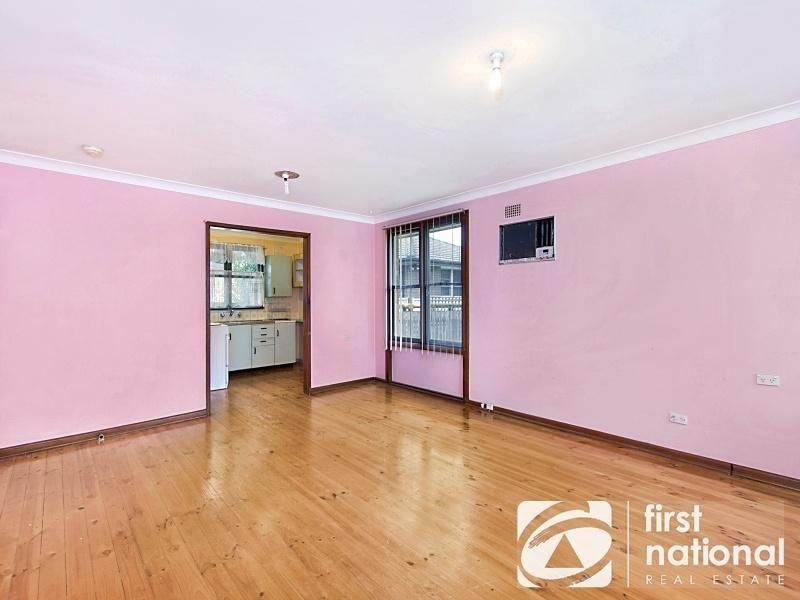 22 Lang Crescent, Blackett NSW 2770