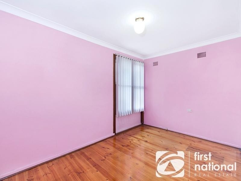 22 Lang Crescent, Blackett NSW 2770