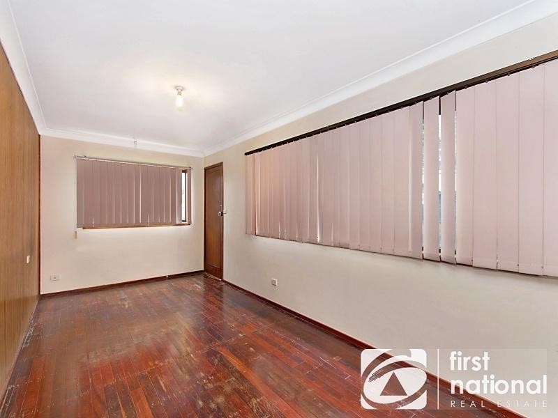 22 Lang Crescent, Blackett NSW 2770