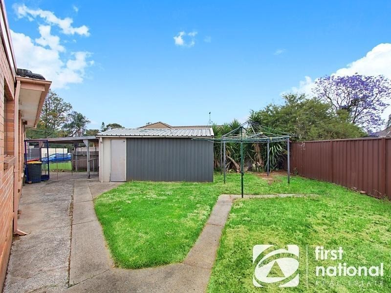 22 Lang Crescent, Blackett NSW 2770