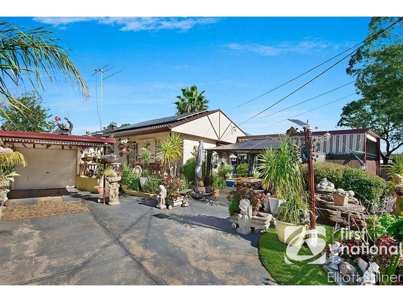 10 Samoa Place, Lethbridge Park NSW 2770