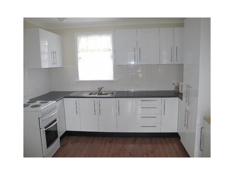 39 WAITAKI Street, Lethbridge Park NSW 2770