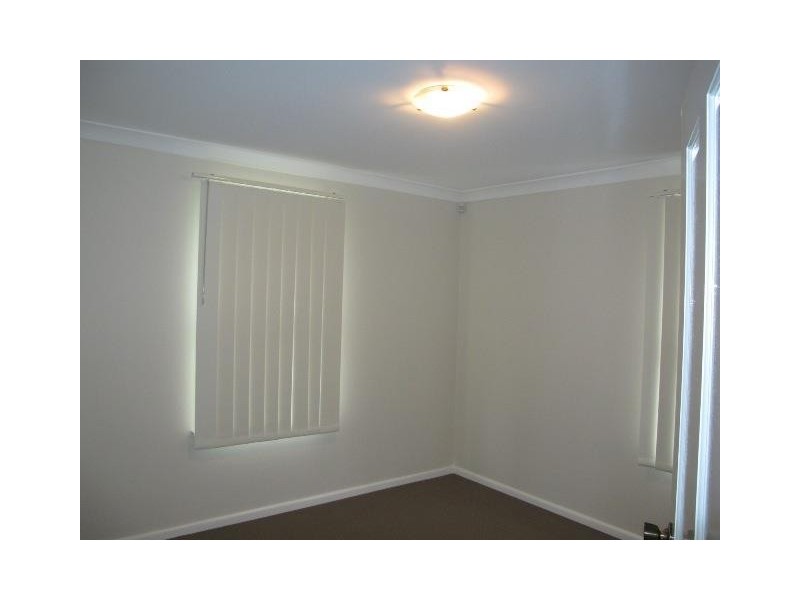 39 WAITAKI Street, Lethbridge Park NSW 2770