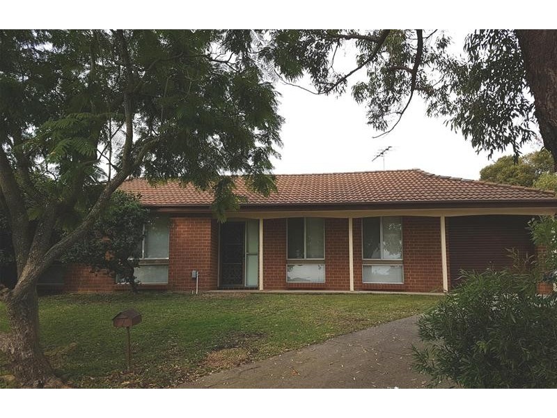 7 CASSIA Close, St Clair NSW 2759