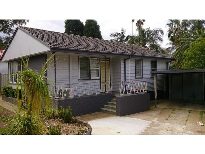 29 Lingayen Avenue, Lethbridge Park NSW 2770