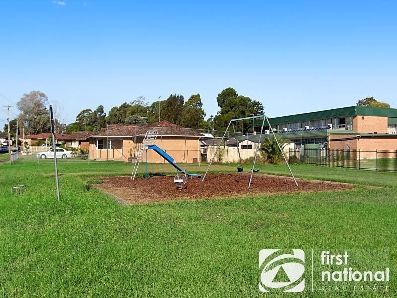 27 Pangari Crescent, Dharruk NSW 2770