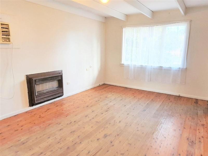 9 Lingayen Avenue, Lethbridge Park NSW 2770