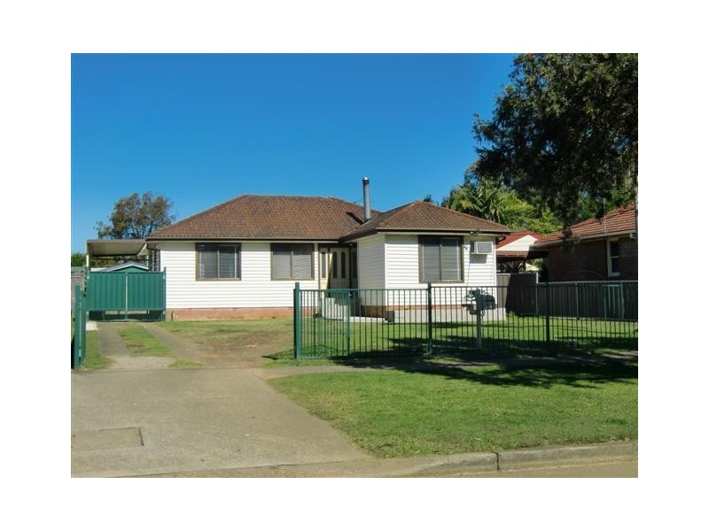 16  GRIFFITHS Street, St Marys NSW 2760