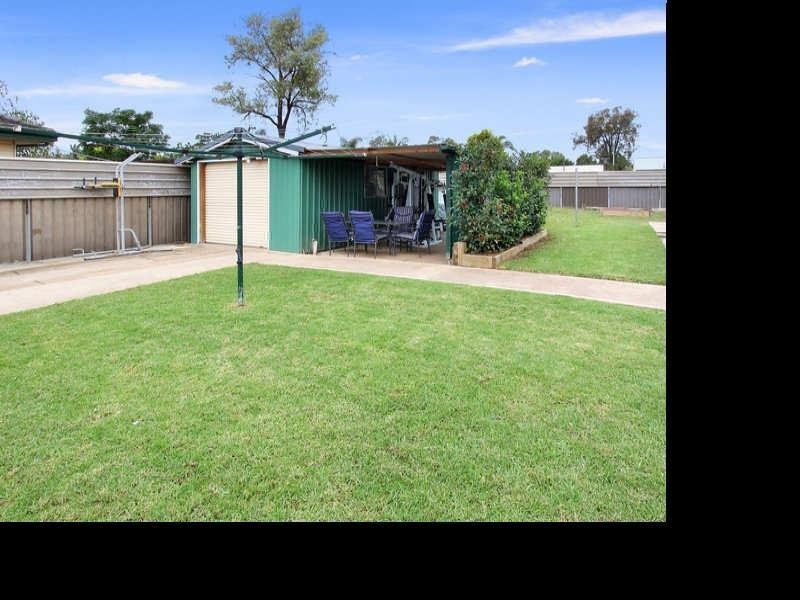 16  GRIFFITHS Street, St Marys NSW 2760