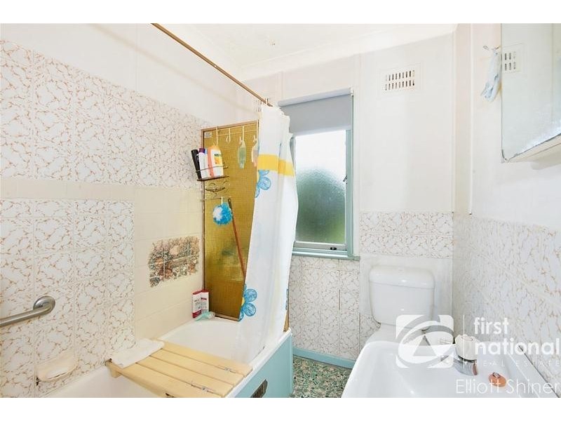 24 Tarawa Road, Lethbridge Park NSW 2770