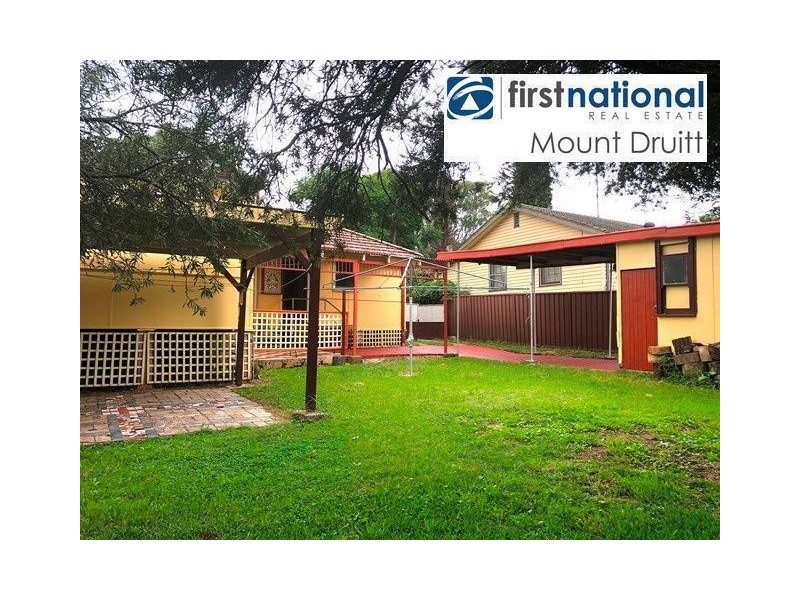 8 Nella Dan Avenue, Tregear NSW 2770