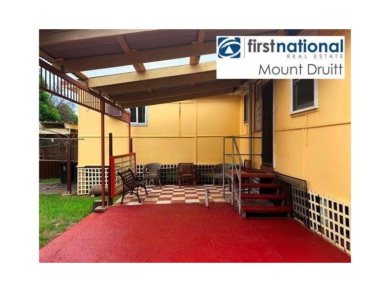 8 Nella Dan Avenue, Tregear NSW 2770