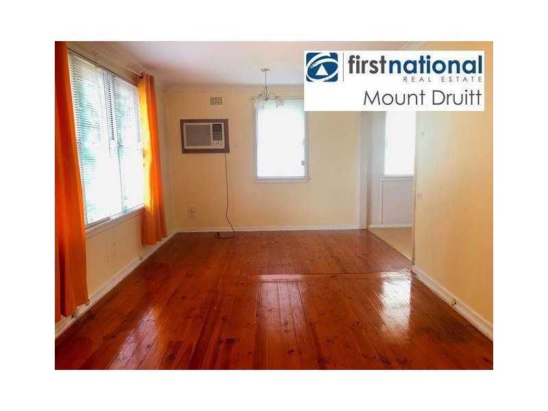 8 Nella Dan Avenue, Tregear NSW 2770