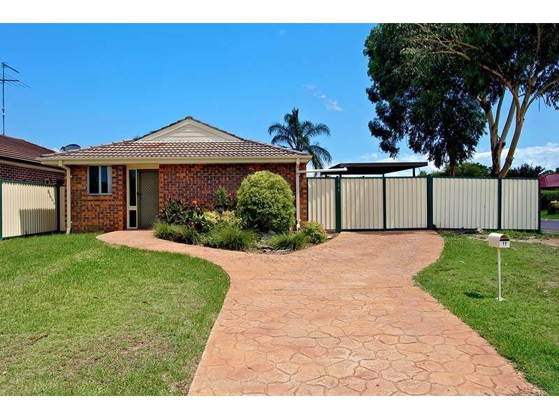 11 Iowa Close, St Clair NSW 2759
