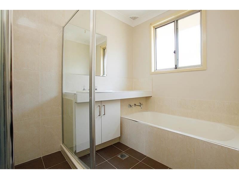 11 Iowa Close, St Clair NSW 2759