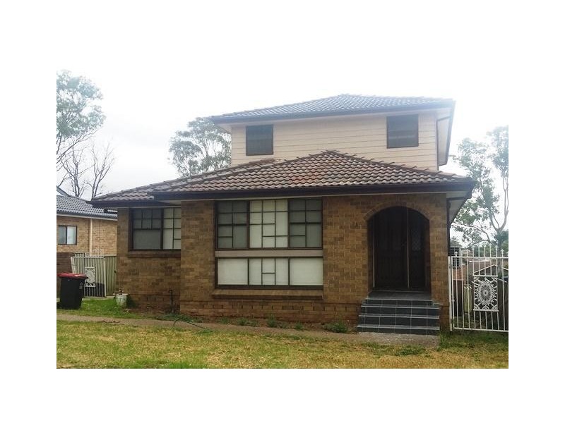 38 Coonawarra Dve, St Clair NSW 2759