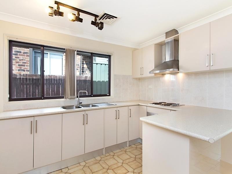 10 Minchin Drive, Minchinbury NSW 2770