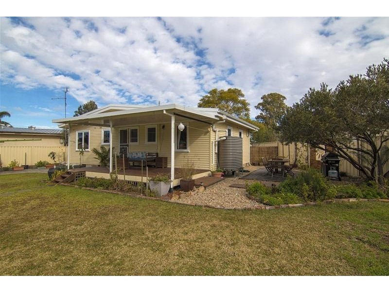 5 Mindoro Place, Lethbridge Park NSW 2770