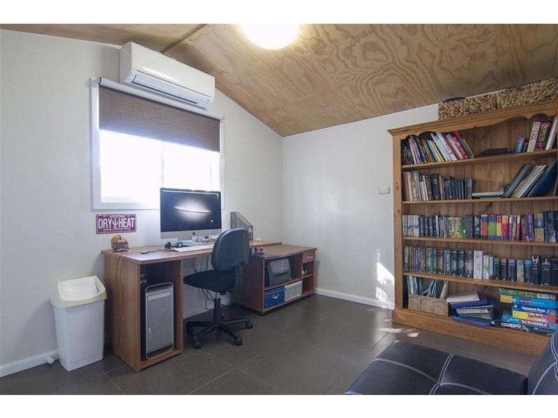 5 Mindoro Place, Lethbridge Park NSW 2770