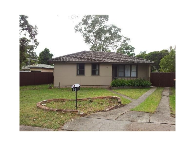 40 Palau Crescent, Lethbridge Park NSW 2770