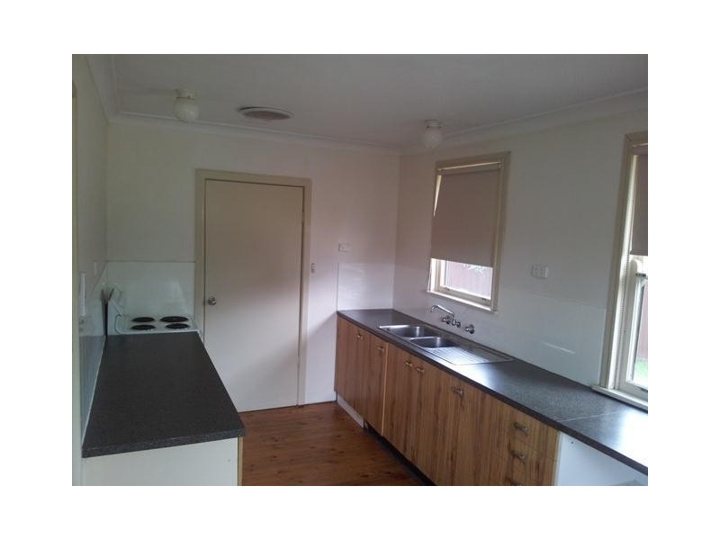 40 Palau Crescent, Lethbridge Park NSW 2770