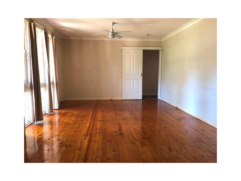 21 Lang Crescent, Blackett NSW 2770