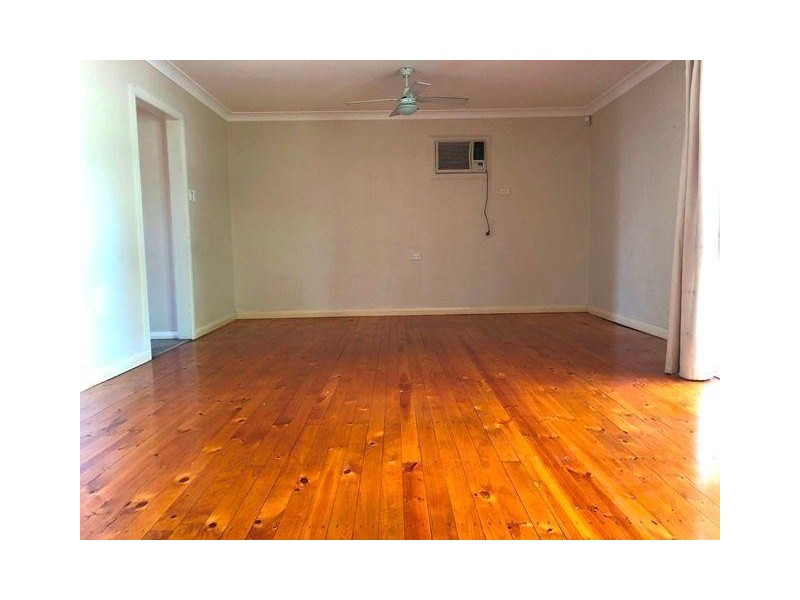 21 Lang Crescent, Blackett NSW 2770