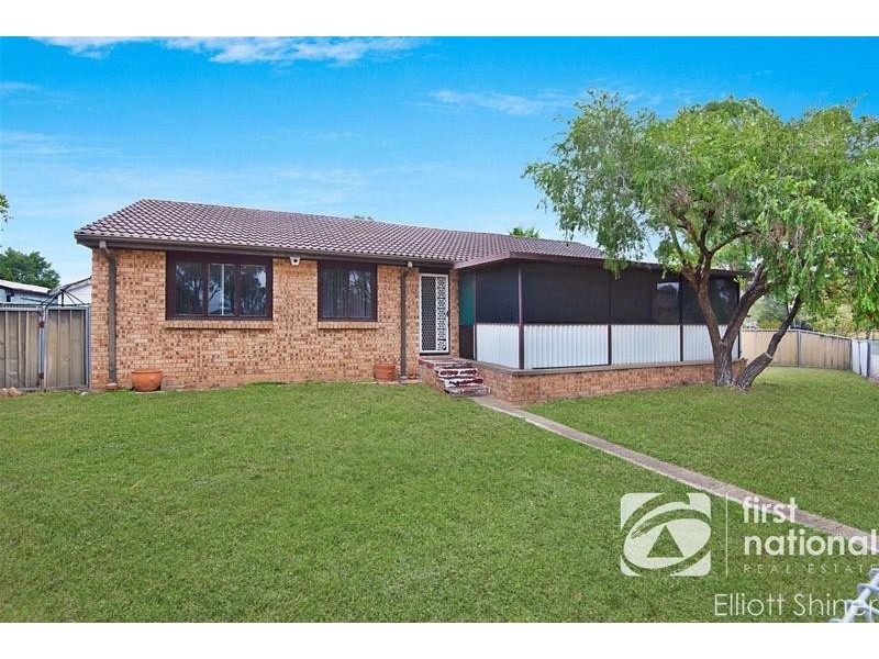 13 Mudie Place, Blackett NSW 2770