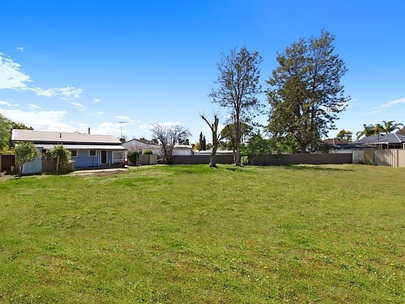 33 Dorothy Crescent, Colyton NSW 2760