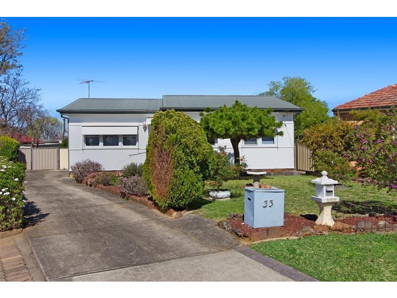 33 Dorothy Crescent, Colyton NSW 2760