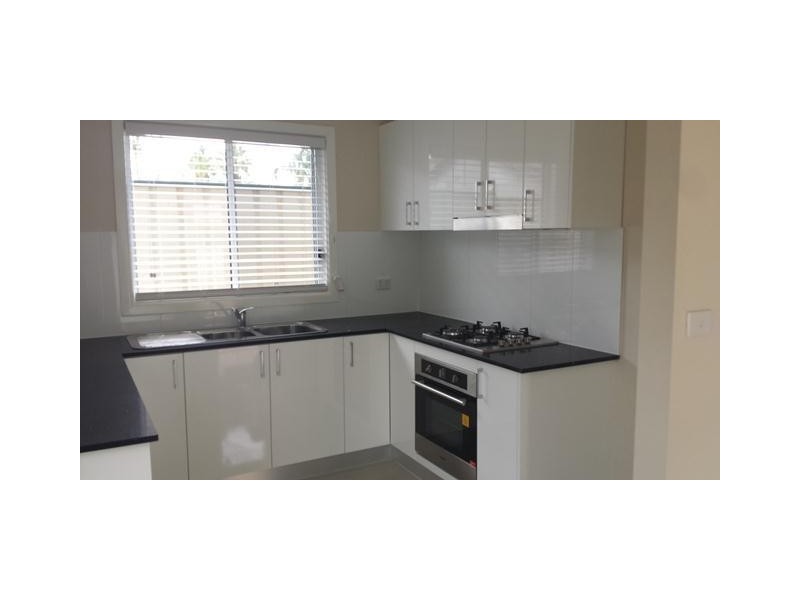 8A CARRINGTON Street, St Marys NSW 2760