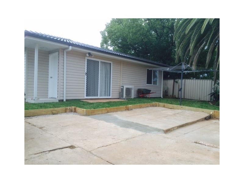 8A CARRINGTON Street, St Marys NSW 2760