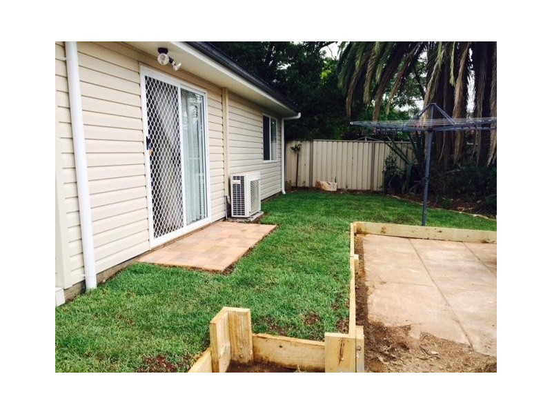 8A CARRINGTON Street, St Marys NSW 2760