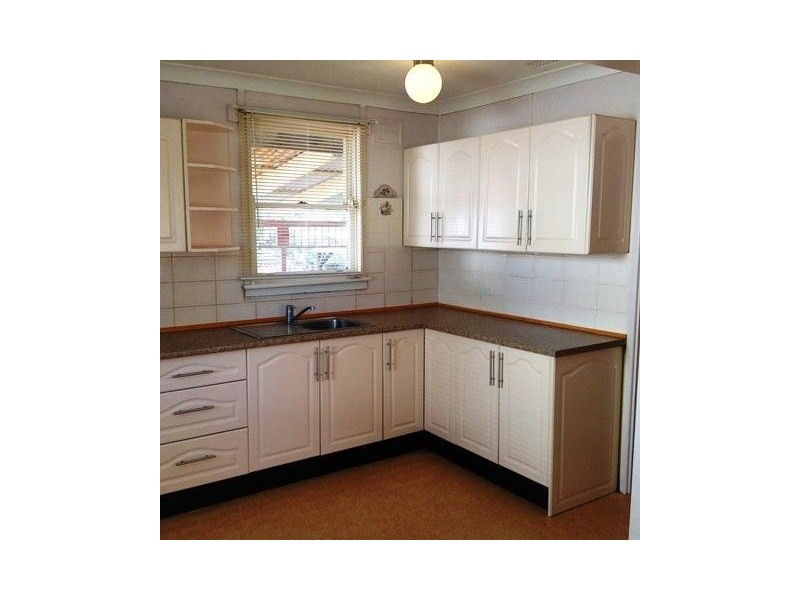 8 Nella Dan Avenue, Tregear NSW 2770