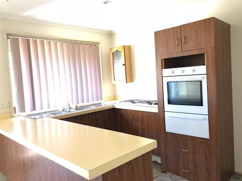 41 Corio Drive, St Clair NSW 2759