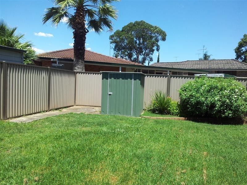 44 McIntyre Avenue, St Clair NSW 2759