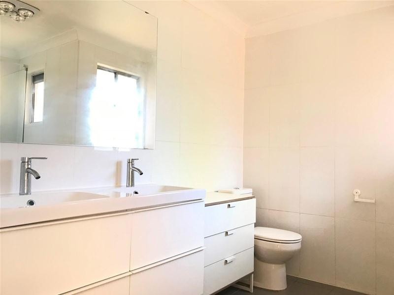 19 Grevillea Drive, St Clair NSW 2759