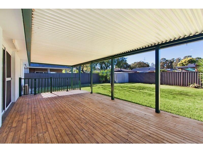 8 Shadlow Crescent, St Clair NSW 2330