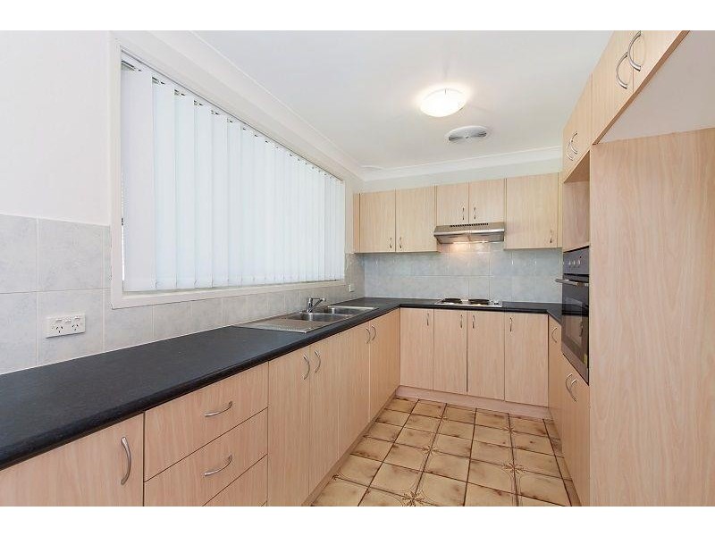 8 Shadlow Crescent, St Clair NSW 2330