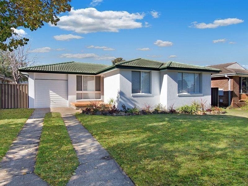 8 Shadlow Crescent, St Clair NSW 2330