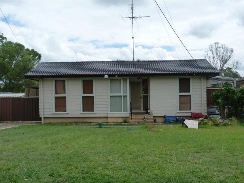 22 Parkes Crescent, Blackett NSW 2770