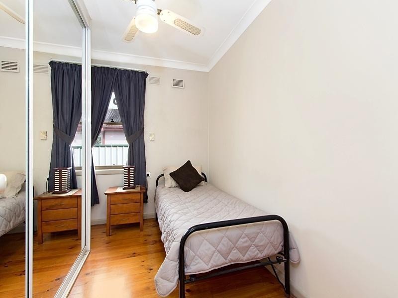 22 Halmahera Crescent, Lethbridge Park NSW 2770