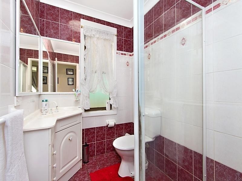 22 Halmahera Crescent, Lethbridge Park NSW 2770