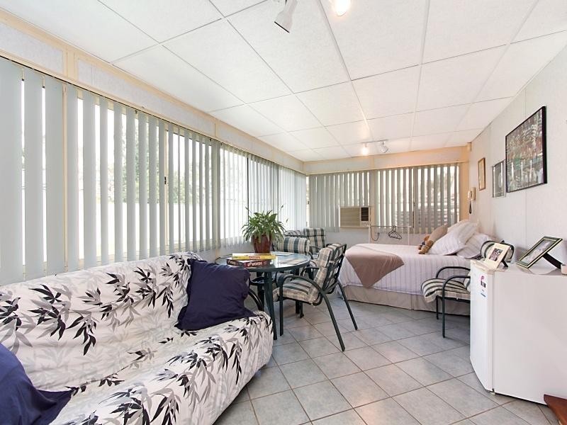 22 Halmahera Crescent, Lethbridge Park NSW 2770