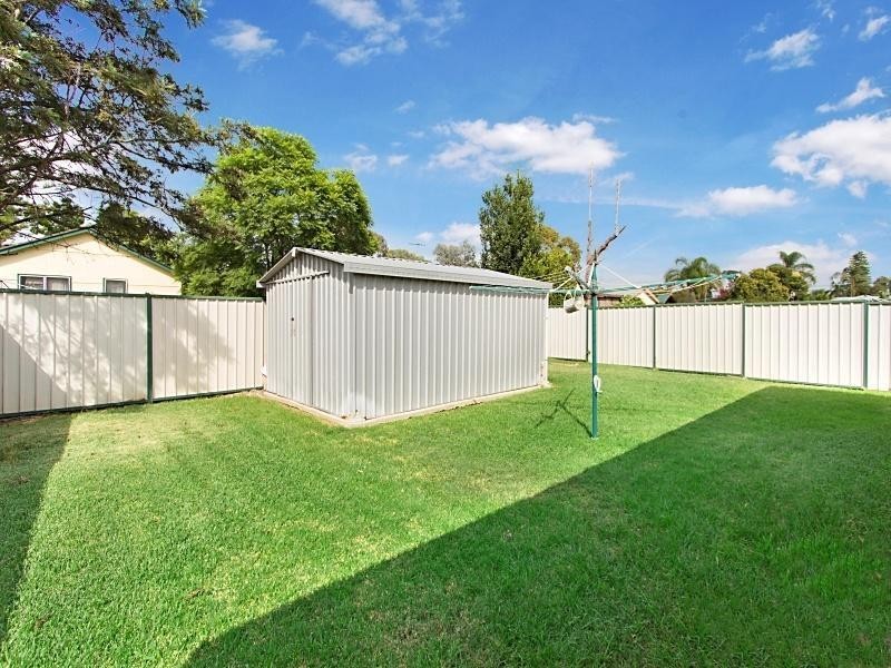 22 Halmahera Crescent, Lethbridge Park NSW 2770