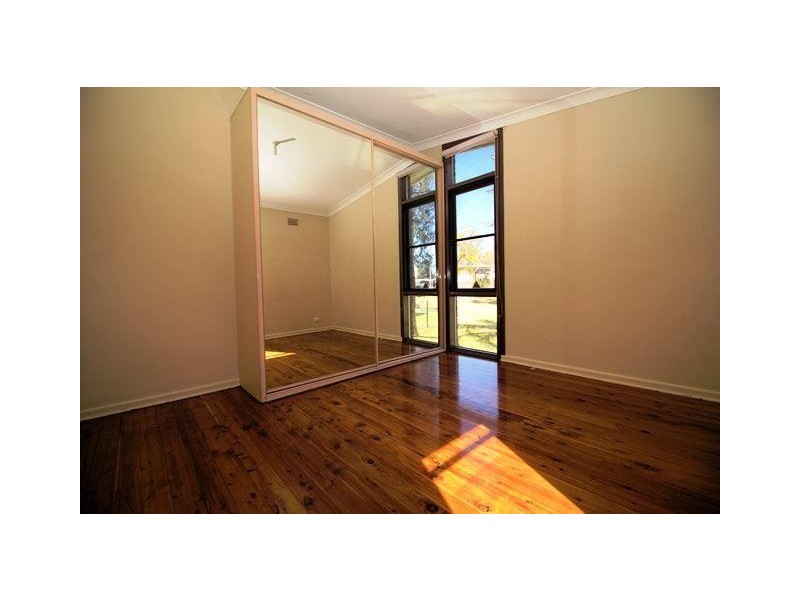 27 BUNSEN Avenue, Emerton NSW 2770